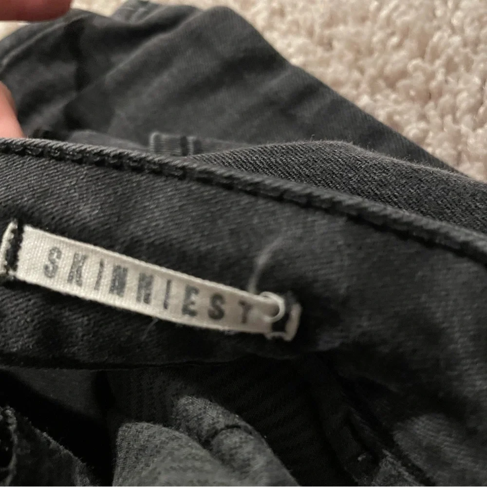 Bullhead skinny jeans black size 7 inseam 28”